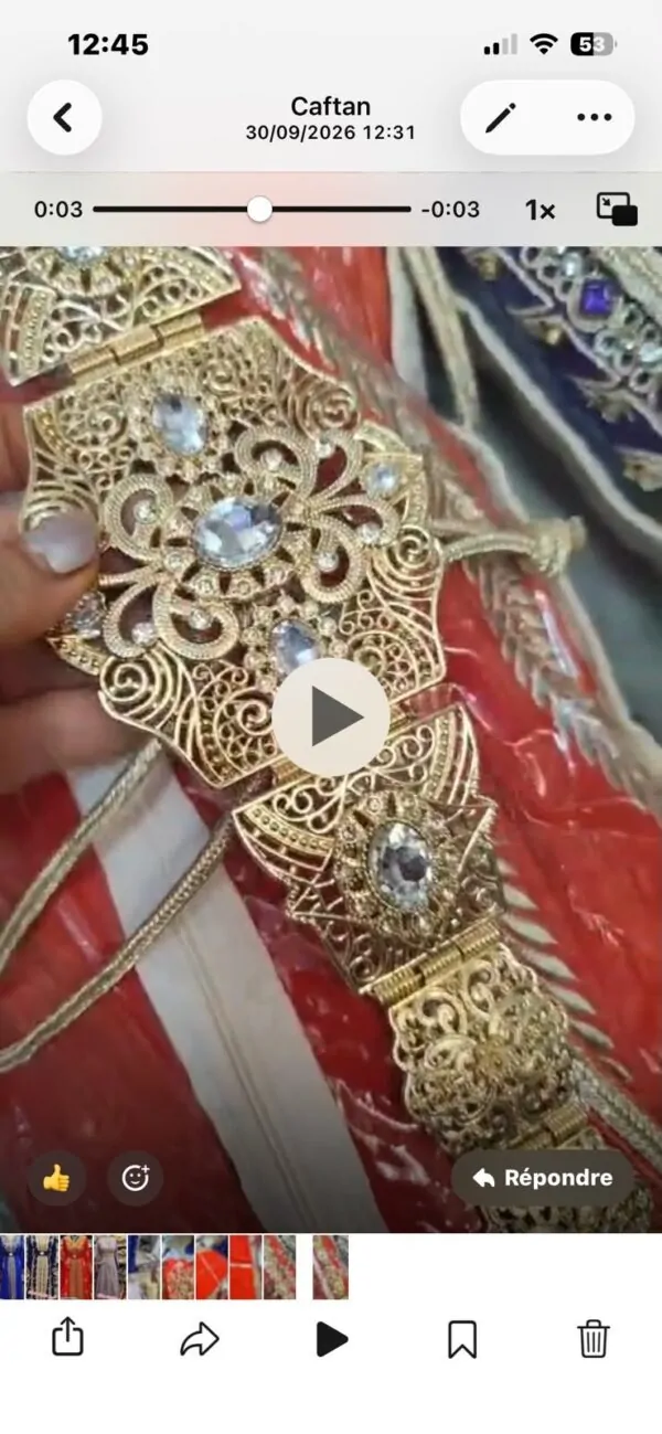 deux Caftan marocain avec une ceinture doré — photo 2