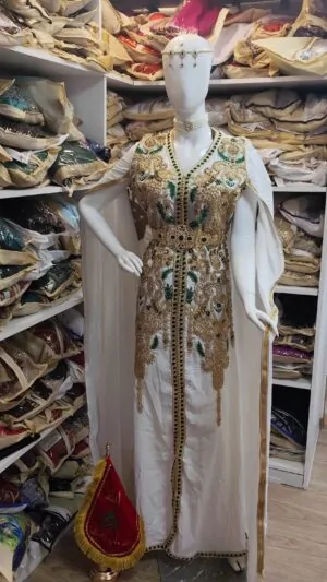 caftan marocain neuf avec cape