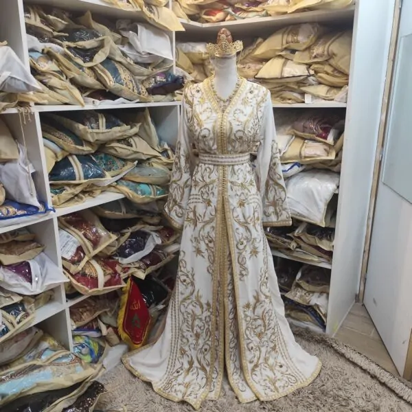 Caftan marocchino nuovo con cintura e rivestimento — photo 13