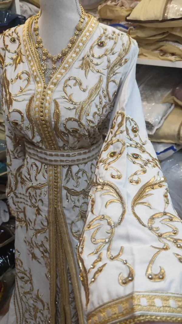 Caftan marocchino nuovo con cintura e rivestimento — photo 4