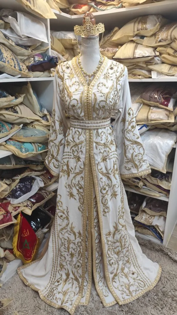 Caftan marocchino nuovo con cintura e rivestimento — photo 9