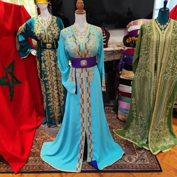 caftan marocain modèle d'exposition